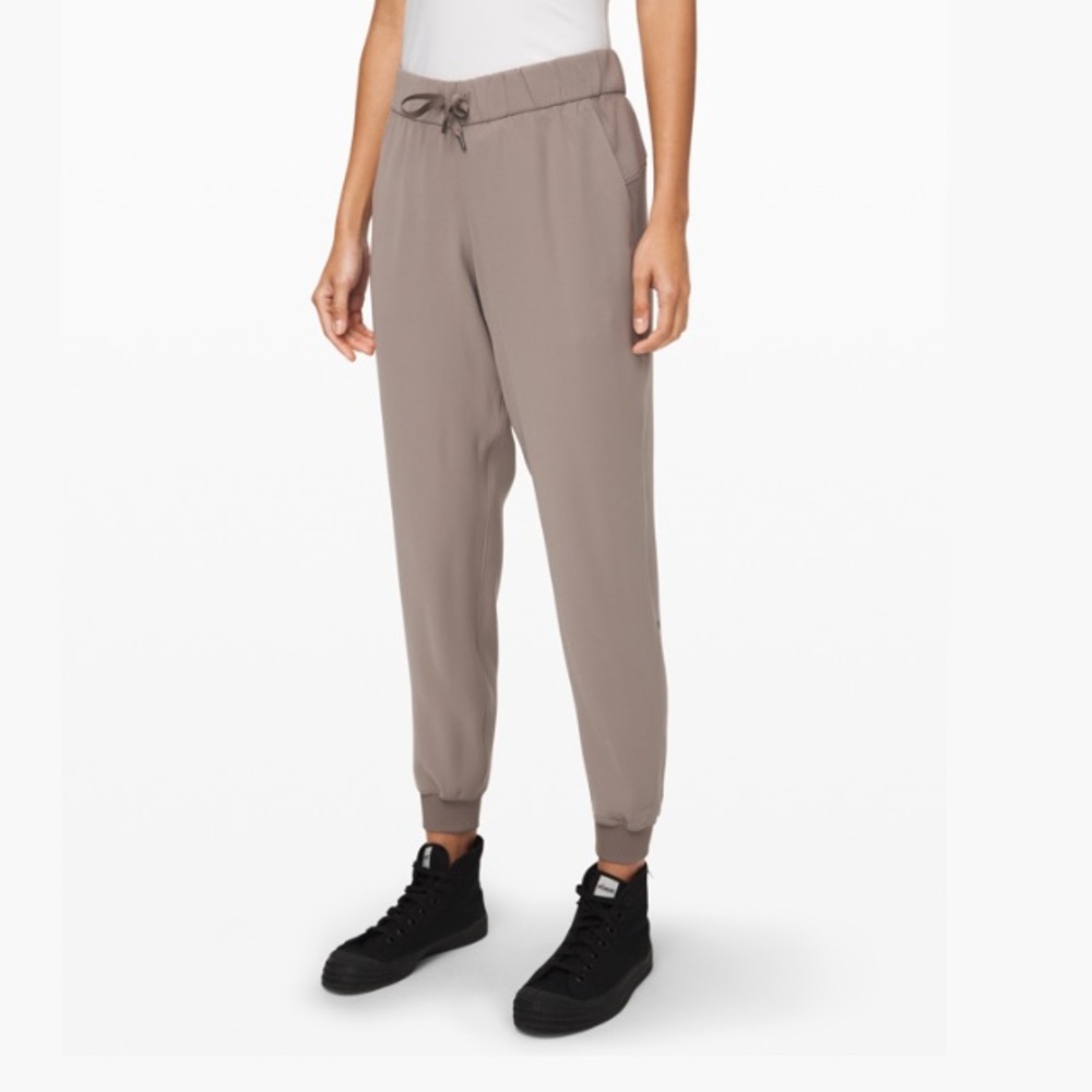 Lululemon On the Fly Jogger Woven 28”